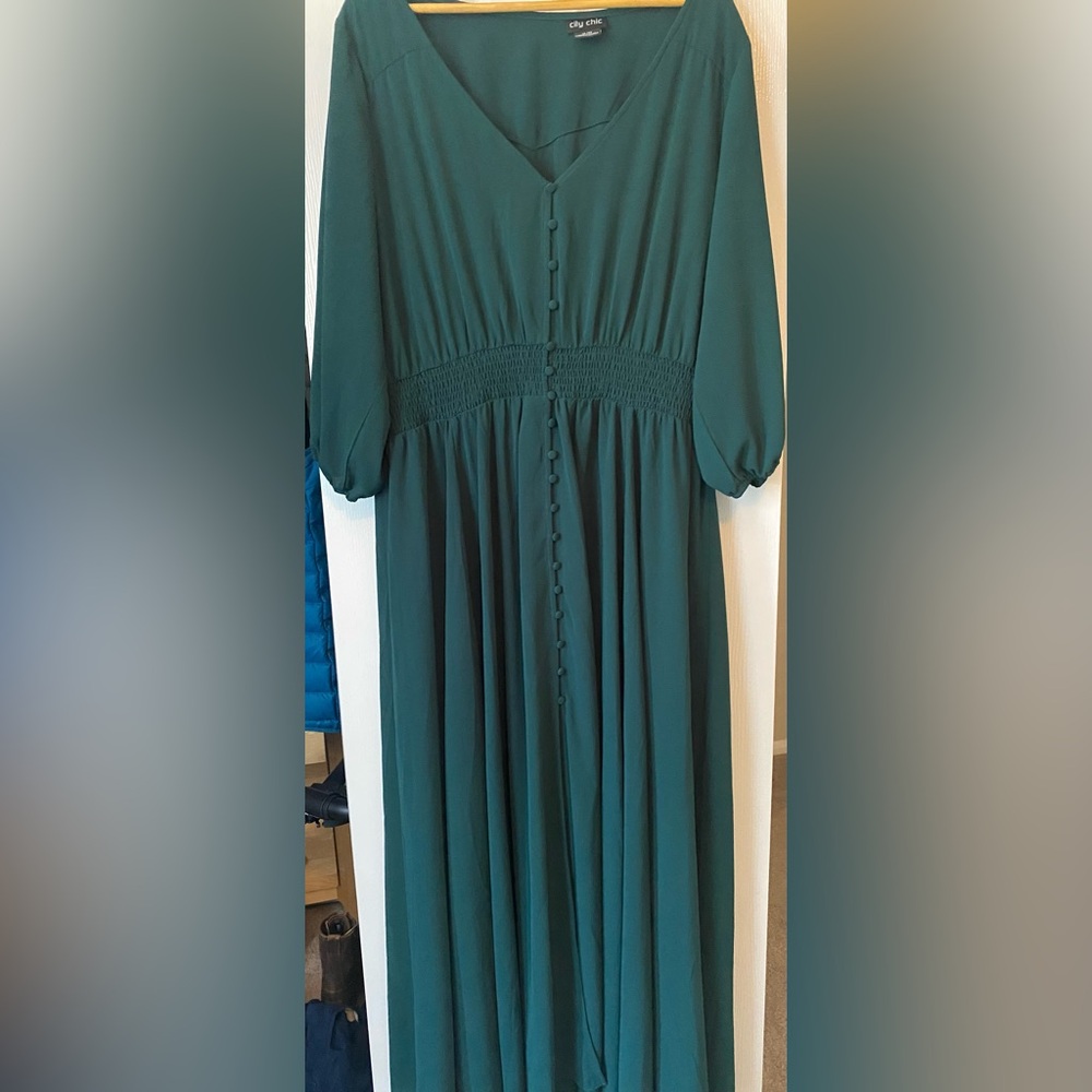 City Chic Plus Size 22 Zadie Maxi Dress with Sleeves in Green